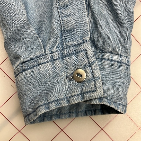ZARA Denim Chambray V-Neck Tab SLV Tencel Casual Boho Office Boyfriend Shirt M - Picture 8 of 16